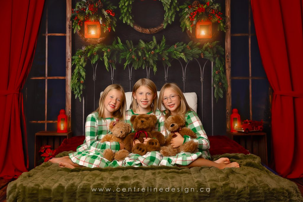 Christmas photo of three sisters