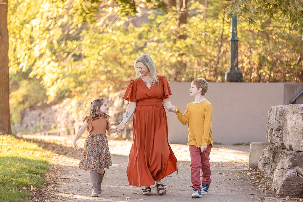 Fall Family Photo, mom with two kids