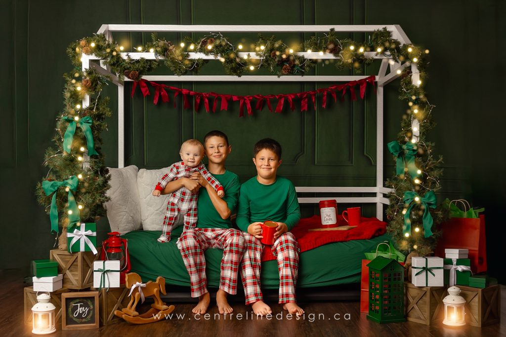 WEB-ChristmasMegan2026-15 Christmas Mini